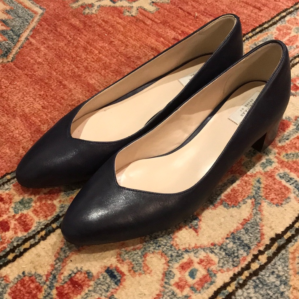 Like New Navy Cole Haan Heels